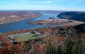 Bear Mountain panorama.  (Mike Rehberg)